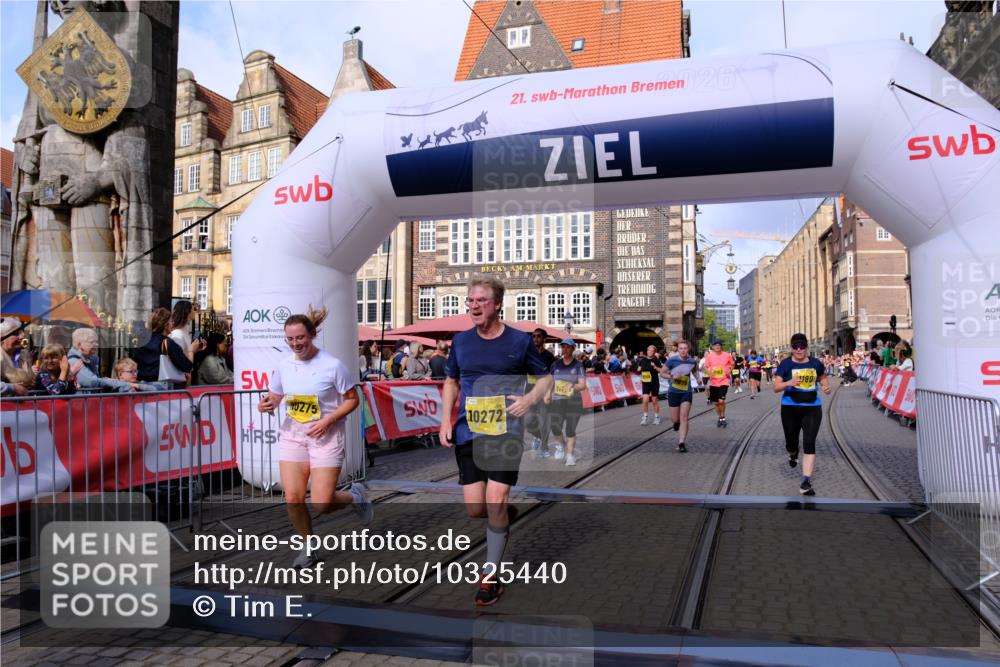 13.09.2026 - 21. swb-Marathon Bremen Tim E. http://msf.ph/oto/10325440 13.09.2026 11:00:52 Ziel 10263, 10272, 10275, 10306, 10369, 10677, 11045, 11126, 11162, 11180, 11343, 11475, 11556, 11687, 11708, 11769, 11838, 12018, 12430 meine-sportfotos.de