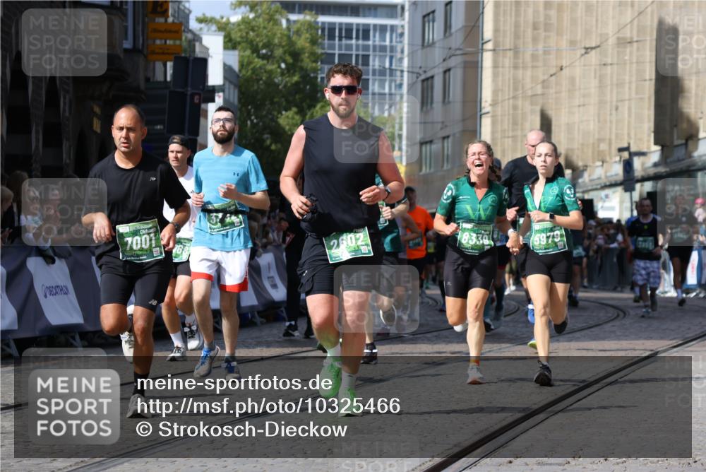 13.09.2026 - 21. swb-Marathon Bremen Strokosch-Dieckow http://msf.ph/oto/10325466 13.09.2026 13:31:20 Ziel 244, 1189, 1479, 2513, 2802, 2902, 3360, 3800, 4251, 4647, 5600, 5846, 5900, 6307, 6419, 6732, 7198, 7359, 7637, 7760, 7798, 7882, 8382, 8543, 8616, 9274, 9290, 9507, 9767, 9937, 9958, 9962, 9969, 9976, 9977, 13152, 13215, 922, 1600, 1627, 2602, 2707, 3152, 3343, 3392, 3579, 3859, 4258, 4273, 4692, 4889, 5375, 5504, 5979, 6039, 6147, 6581, 6968, 6971, 7001, 7032, 8042, 8205, 8239, 8339, 8364, 8495, 8522, 9155, 9293, 9903 meine-sportfotos.de