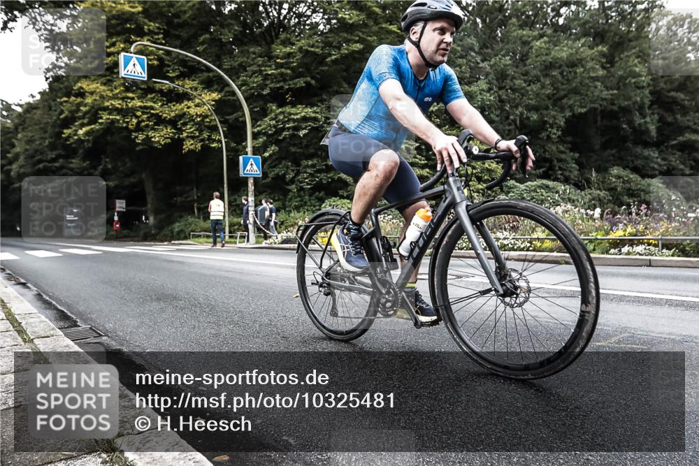 13.09.2026 - Stadtparktriathlon H.Heesch http://msf.ph/oto/10325481 13.09.2026 11:34:31 Radfahren 616, 821 meine-sportfotos.de