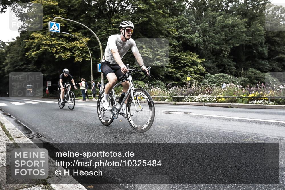13.09.2026 - Stadtparktriathlon H.Heesch http://msf.ph/oto/10325484 13.09.2026 11:34:36 Radfahren 694, 778, 1797 meine-sportfotos.de