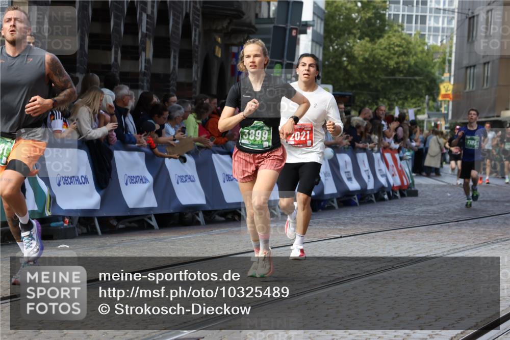 13.09.2026 - 21. swb-Marathon Bremen Strokosch-Dieckow http://msf.ph/oto/10325489 13.09.2026 13:11:21 Ziel 335, 697, 2021, 2759, 3448, 3484, 3647, 4023, 4429, 4475, 4571, 5079, 5314, 6471, 6657, 7136, 8183, 9410, 9622, 382, 3899, 7109, 8982 meine-sportfotos.de