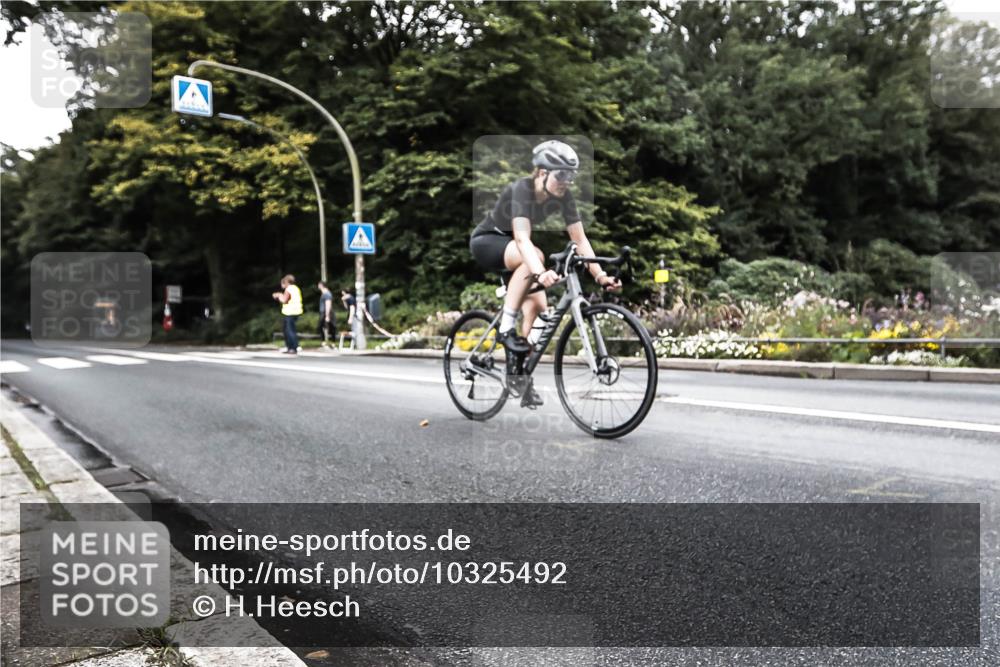 13.09.2026 - Stadtparktriathlon H.Heesch http://msf.ph/oto/10325492 13.09.2026 11:34:37 Radfahren 694, 778, 1797 meine-sportfotos.de
