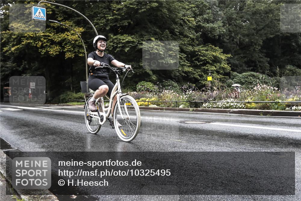 13.09.2026 - Stadtparktriathlon H.Heesch http://msf.ph/oto/10325495 13.09.2026 12:46:13 Radfahren 1052, 1082, 1158, 1269 meine-sportfotos.de