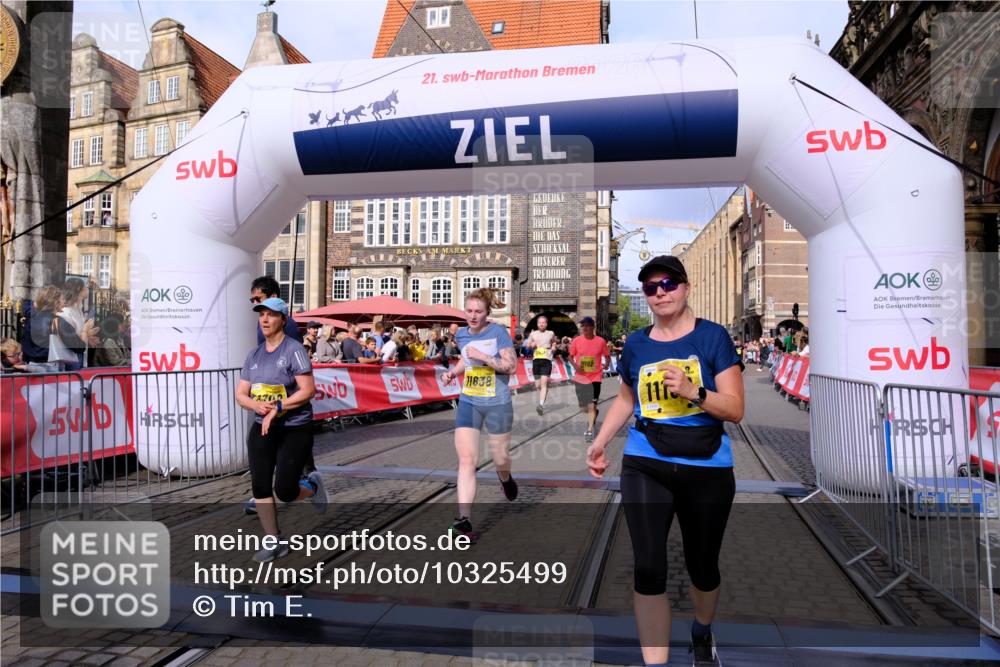 13.09.2026 - 21. swb-Marathon Bremen Tim E. http://msf.ph/oto/10325499 13.09.2026 11:00:54 Ziel 10263, 10272, 10275, 10306, 10369, 11126, 11162, 11180, 11343, 11475, 11556, 11687, 11708, 11769, 11797, 11838, 11959, 12018, 12430 meine-sportfotos.de