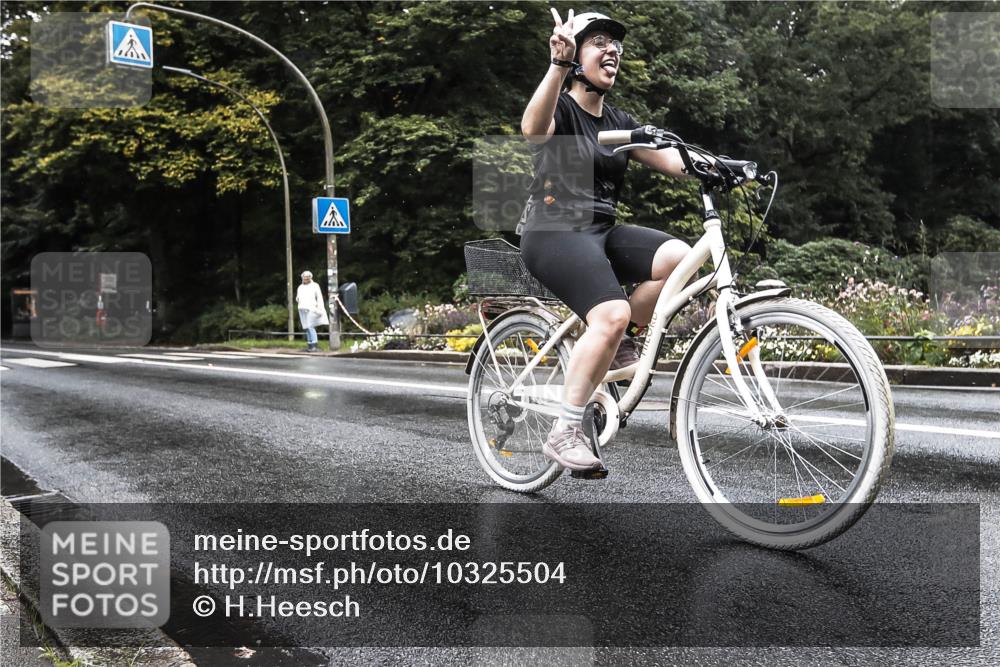 13.09.2026 - Stadtparktriathlon H.Heesch http://msf.ph/oto/10325504 13.09.2026 12:46:14 Radfahren 1052, 1082, 1158, 1269 meine-sportfotos.de