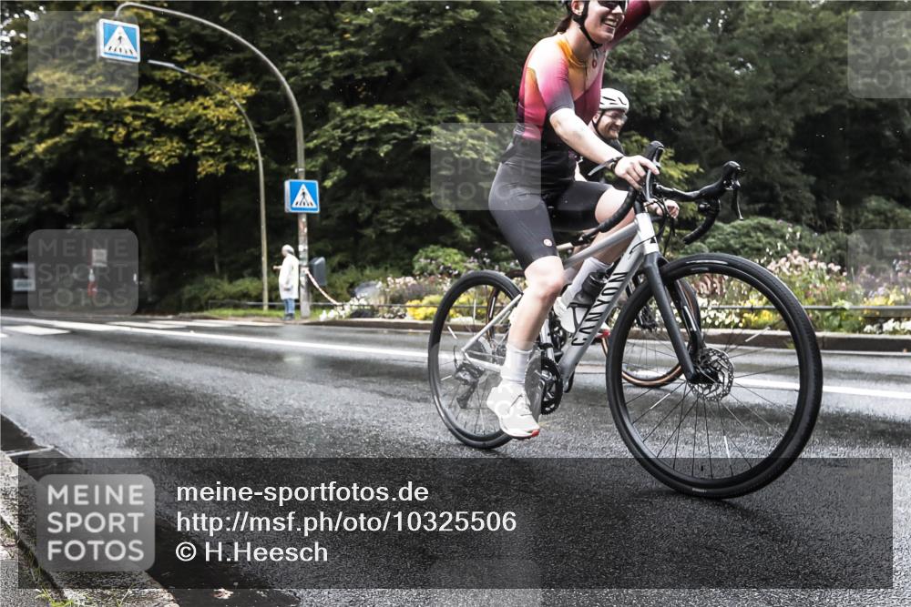 13.09.2026 - Stadtparktriathlon H.Heesch http://msf.ph/oto/10325506 13.09.2026 12:46:23 Radfahren 1098, 1101, 1204 meine-sportfotos.de