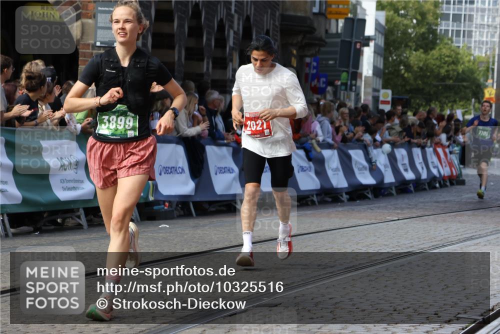 13.09.2026 - 21. swb-Marathon Bremen Strokosch-Dieckow http://msf.ph/oto/10325516 13.09.2026 13:11:23 Ziel 335, 697, 2021, 2759, 3440, 3448, 3484, 3647, 4429, 4475, 4571, 5079, 6471, 6657, 8183, 9410, 9622, 9762, 382, 7109, 8982 meine-sportfotos.de