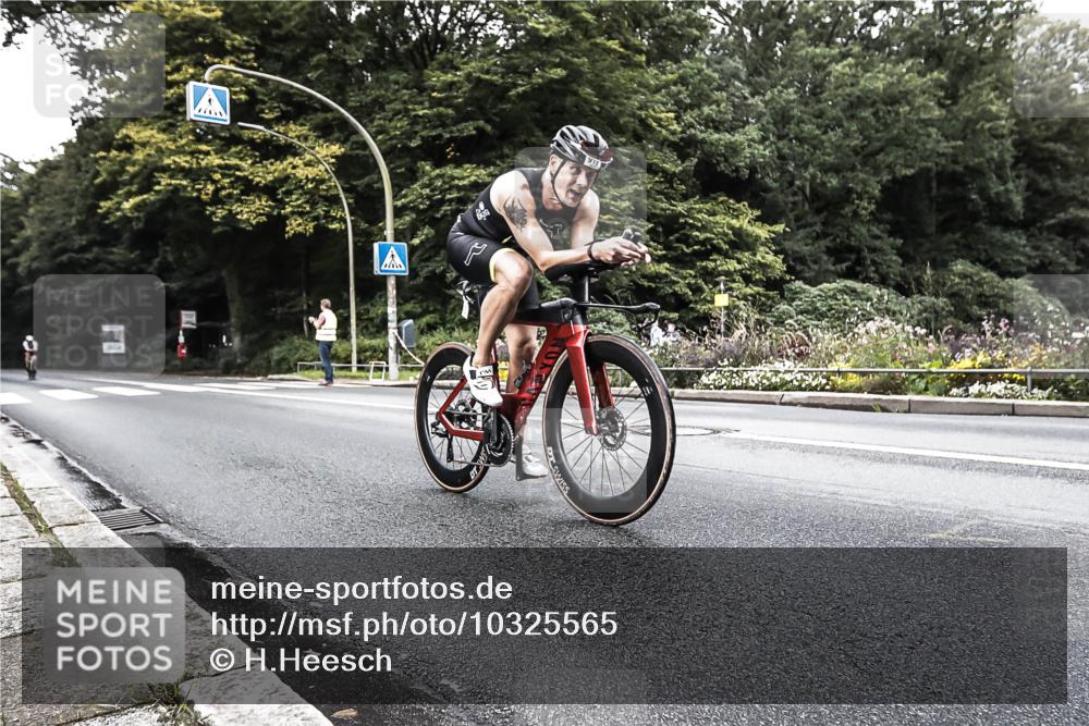 13.09.2026 - Stadtparktriathlon H.Heesch http://msf.ph/oto/10325565 13.09.2026 11:35:49 Radfahren 867, 919, 924 meine-sportfotos.de