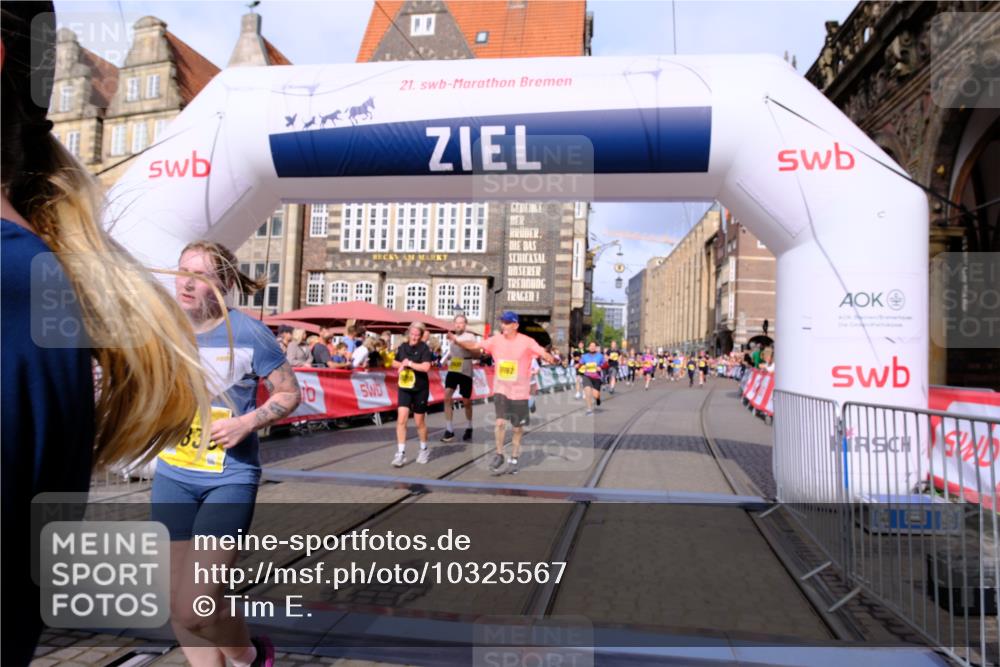13.09.2026 - 21. swb-Marathon Bremen Tim E. http://msf.ph/oto/10325567 13.09.2026 11:00:55 Ziel 10263, 10272, 10275, 10306, 10369, 11126, 11162, 11180, 11343, 11475, 11556, 11687, 11708, 11769, 11797, 11838, 11959, 12018, 12397, 12430 meine-sportfotos.de