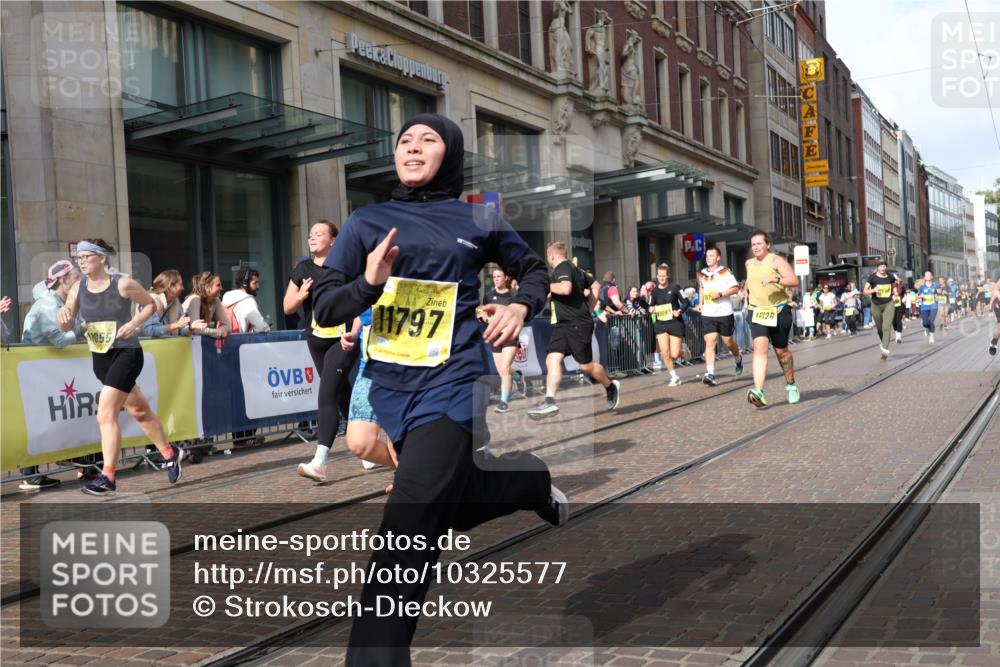 13.09.2026 - 21. swb-Marathon Bremen Strokosch-Dieckow http://msf.ph/oto/10325577 13.09.2026 11:00:47 Ziel 10093, 10367, 10368, 10428, 10639, 10753, 10892, 10964, 10965, 11049, 11116, 11247, 11260, 11306, 11359, 11428, 11540, 11681, 11682, 11728, 11751, 11813, 11816, 11850, 12085, 12116, 12241, 12245, 12283, 12390, 12391, 12428, 10263, 10272, 10275, 10306, 10367, 10368, 10369, 10857, 11055, 11126, 11162, 11180, 11343, 11475, 11556, 11687, 11708, 11769, 11797, 11804, 11819, 11838, 11959, 12006, 12018, 12397, 12430 meine-sportfotos.de