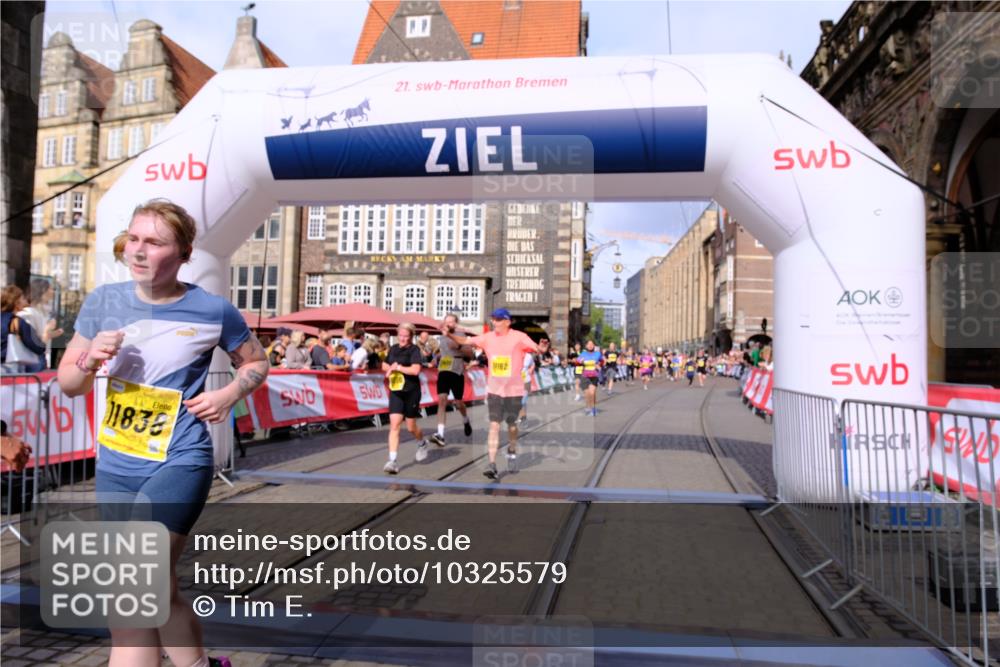 13.09.2026 - 21. swb-Marathon Bremen Tim E. http://msf.ph/oto/10325579 13.09.2026 11:00:55 Ziel 10263, 10272, 10275, 10306, 10369, 11126, 11162, 11180, 11343, 11475, 11556, 11687, 11708, 11769, 11797, 11838, 11959, 12018, 12397, 12430 meine-sportfotos.de