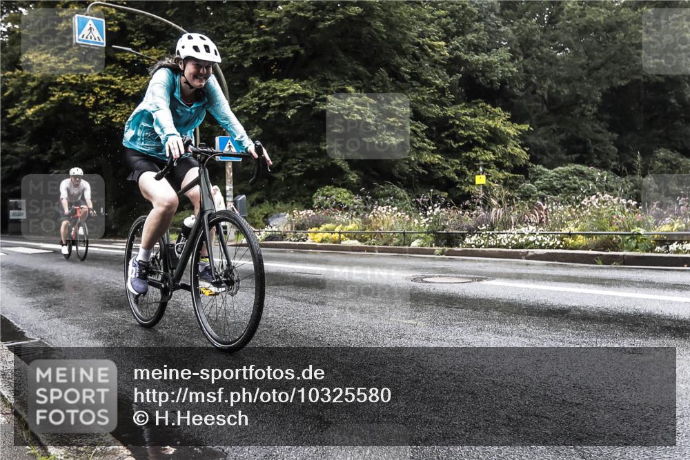 13.09.2026 - Stadtparktriathlon H.Heesch http://msf.ph/oto/10325580 13.09.2026 12:46:57 Radfahren 1162, 1189, 1218 meine-sportfotos.de