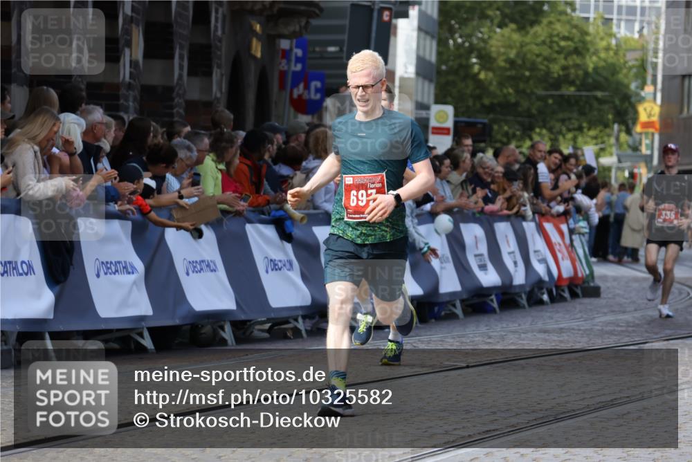 13.09.2026 - 21. swb-Marathon Bremen Strokosch-Dieckow http://msf.ph/oto/10325582 13.09.2026 13:11:26 Ziel 335, 697, 1349, 2021, 2087, 2759, 3440, 3448, 3484, 3647, 4429, 4475, 4571, 5079, 6471, 6657, 8183, 8474, 9410, 9618, 9622, 9762, 382, 6059, 7109, 8982 meine-sportfotos.de