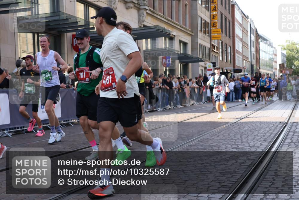 13.09.2026 - 21. swb-Marathon Bremen Strokosch-Dieckow http://msf.ph/oto/10325587 13.09.2026 13:19:56 Ziel 201, 205, 232, 334, 431, 655, 1058, 1197, 1252, 1390, 1537, 1750, 1931, 2122, 2343, 2577, 2807, 2885, 2903, 2953, 3685, 3690, 4287, 4351, 5137, 5340, 5389, 5450, 5583, 5837, 6663, 6901, 7018, 7341, 7531, 7664, 8178, 9047, 9518, 9756, 13222, 161, 411, 431, 461, 495, 511, 926, 1010, 1053, 1232, 1252, 1281, 1468, 1535, 1551, 1642, 1972, 2870, 2906, 3240, 3319, 3411, 3966, 4101, 4479, 4480, 5813, 5837, 7037, 7140, 7404, 7488, 7655, 8185, 8263, 9082, 9359, 9984, 13163, 13192 meine-sportfotos.de