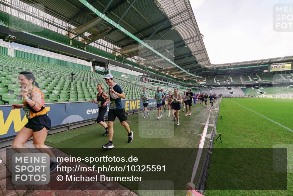13.09.2026 - 21. swb-Marathon Bremen Michael Burmester http://msf.ph/oto/10325591 13.09.2026 13:29:12 Laufen im Stadion 111, 171, 220, 422, 476, 478, 685, 729, 754, 767, 829, 888, 925, 986, 1079, 1217, 1220, 1242, 1270, 1298, 1325, 1384, 1496, 1615, 1633, 1634, 1741, 1777, 1886, 1958, 1984, 2238, 2263, 2326, 2365, 2436, 2449, 2472, 2502, 2546, 2574, 2593, 2738, 2740, 2743, 2830, 2862, 2868, 2924, 2991, 3020, 3053, 3061, 3129, 3154, 3238, 3274, 3286, 3321, 3361, 3563, 3589, 3594, 3595, 3605, 3678, 3694, 3755, 3758, 3798, 3826, 3853, 3898, 3953, 3965, 3971, 3987, 4011, 4056, 4108, 4238, 4457 meine-sportfotos.de