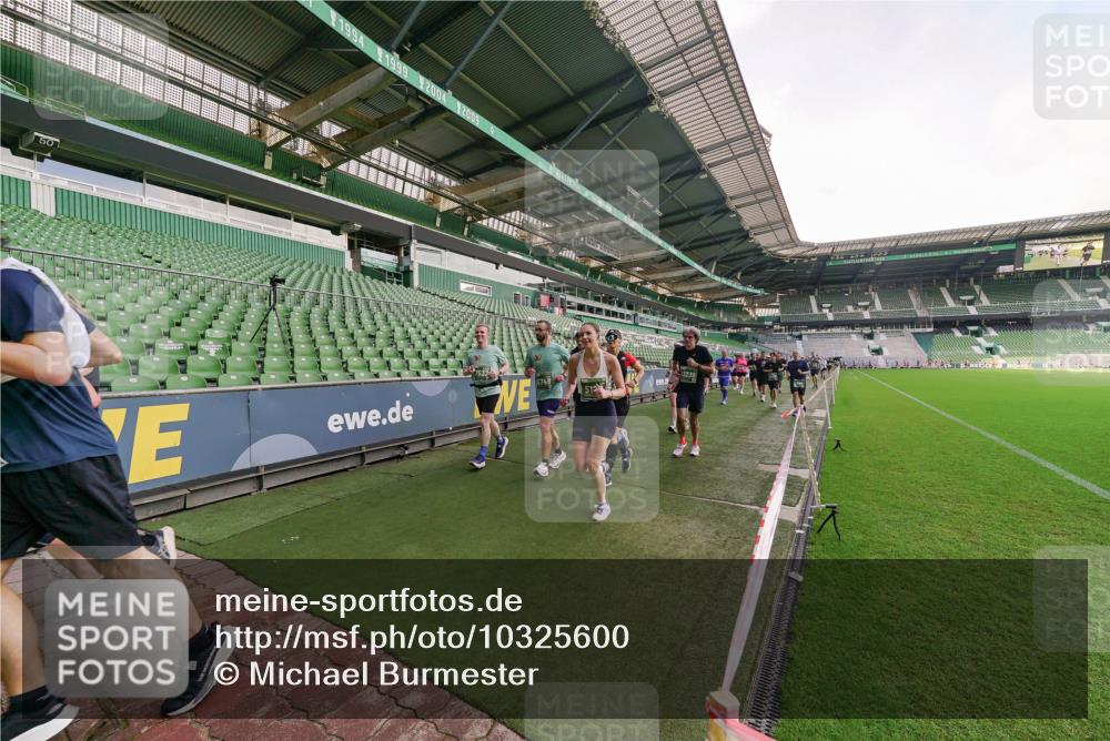 13.09.2026 - 21. swb-Marathon Bremen Michael Burmester http://msf.ph/oto/10325600 13.09.2026 13:29:13 Laufen im Stadion 111, 171, 220, 422, 476, 478, 685, 729, 754, 767, 829, 888, 925, 986, 1079, 1217, 1220, 1242, 1270, 1298, 1325, 1384, 1496, 1615, 1633, 1634, 1741, 1777, 1886, 1958, 1984, 2238, 2263, 2326, 2365, 2436, 2449, 2472, 2502, 2546, 2574, 2593, 2738, 2740, 2743, 2830, 2862, 2868, 2924, 2991, 3020, 3053, 3061, 3129, 3154, 3238, 3274, 3286, 3321, 3361, 3563, 3589, 3594, 3595, 3605, 3678, 3694, 3755, 3758, 3798, 3826, 3853, 3898, 3929, 3953, 3965, 3971, 3987, 4011, 4056, 4108, 4238 meine-sportfotos.de