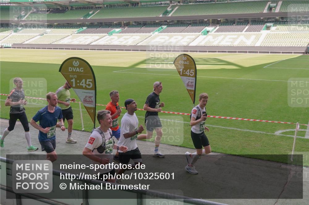 13.09.2026 - 21. swb-Marathon Bremen Michael Burmester http://msf.ph/oto/10325601 13.09.2026 12:55:05 Laufen im Stadion 161, 189, 201, 205, 385, 388, 411, 461, 472, 481, 495, 655, 666, 675, 816, 827, 854, 913, 1053, 1058, 1076, 1197, 1390, 1419, 1468, 1537, 1551, 1599, 1631, 1645, 1658, 2055, 2122, 2125, 2234, 2251, 2319, 2383, 2390, 2474, 2499, 2604, 2623, 2701, 2733, 2801, 2824, 2870, 2882, 2913, 2922, 2962, 2971, 3012, 3054, 3057, 3134, 3175, 3192, 3206, 3241, 3246, 3346, 3356, 3357, 3413, 3706, 3716, 3836, 4135, 4137, 4413, 4733, 5277, 5430, 5530, 5867, 6106 meine-sportfotos.de