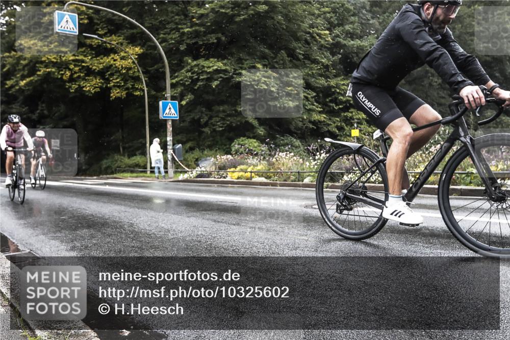 13.09.2026 - Stadtparktriathlon H.Heesch http://msf.ph/oto/10325602 13.09.2026 12:47:20 Radfahren 1123, 1250, 1251 meine-sportfotos.de
