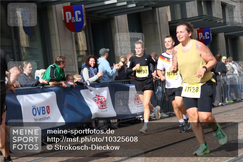 13.09.2026 - 21. swb-Marathon Bremen Strokosch-Dieckow http://msf.ph/oto/10325608 13.09.2026 11:00:47 Ziel 10093, 10367, 10368, 10428, 10639, 10753, 10892, 10964, 10965, 11049, 11116, 11247, 11260, 11306, 11359, 11428, 11540, 11681, 11682, 11728, 11751, 11813, 11816, 11850, 12085, 12116, 12241, 12245, 12283, 12390, 12391, 12428, 10263, 10272, 10275, 10306, 10367, 10368, 10369, 10857, 11055, 11126, 11162, 11180, 11343, 11475, 11556, 11687, 11708, 11769, 11797, 11804, 11819, 11838, 11959, 12006, 12018, 12397, 12430 meine-sportfotos.de
