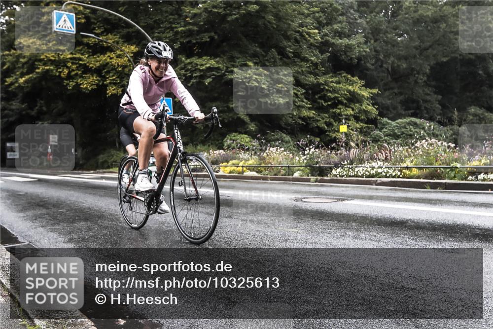 13.09.2026 - Stadtparktriathlon H.Heesch http://msf.ph/oto/10325613 13.09.2026 12:47:20 Radfahren 1123, 1250, 1251 meine-sportfotos.de