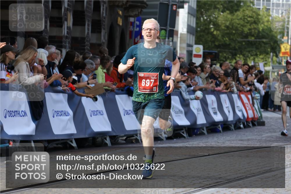 13.09.2026 - 21. swb-Marathon Bremen Strokosch-Dieckow http://msf.ph/oto/10325622 13.09.2026 13:11:26 Ziel 335, 697, 1349, 2021, 2087, 2759, 3440, 3448, 3484, 3647, 4429, 4475, 4571, 5079, 6471, 6657, 8183, 8474, 9410, 9618, 9622, 9762, 382, 6059, 7109, 8982 meine-sportfotos.de