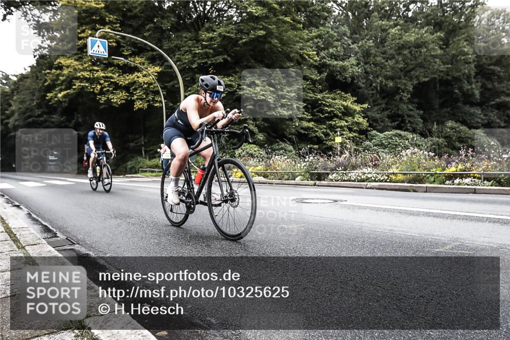 13.09.2026 - Stadtparktriathlon H.Heesch http://msf.ph/oto/10325625 13.09.2026 11:36:12 Radfahren 709, 847, 892, 916 meine-sportfotos.de