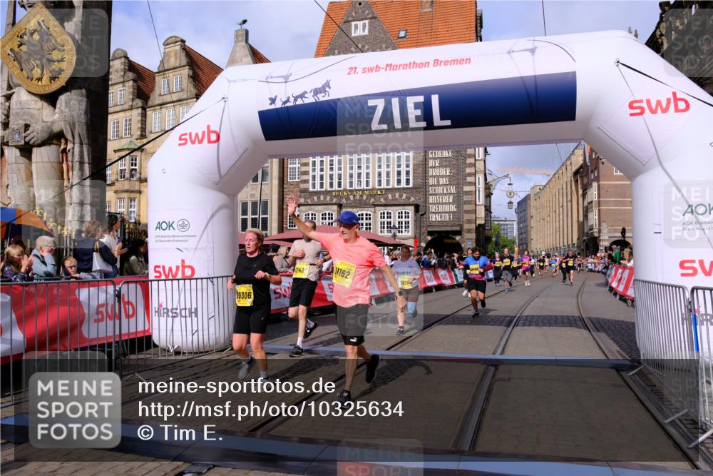 13.09.2026 - 21. swb-Marathon Bremen Tim E. http://msf.ph/oto/10325634 13.09.2026 11:00:56 Ziel 10263, 10272, 10275, 10306, 10369, 11126, 11162, 11180, 11343, 11475, 11556, 11687, 11708, 11769, 11797, 11819, 11838, 11959, 12018, 12397, 12430 meine-sportfotos.de