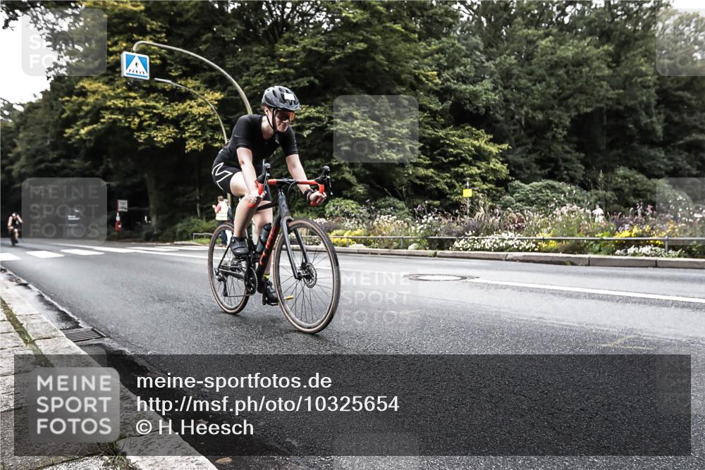 13.09.2026 - Stadtparktriathlon H.Heesch http://msf.ph/oto/10325654 13.09.2026 11:36:25 Radfahren 760, 817, 914 meine-sportfotos.de
