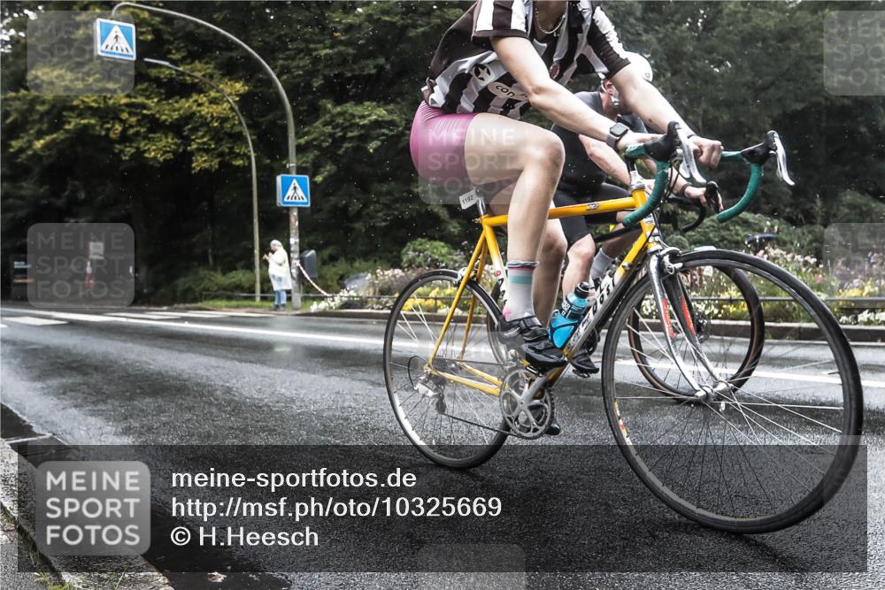 13.09.2026 - Stadtparktriathlon H.Heesch http://msf.ph/oto/10325669 13.09.2026 12:47:59 Radfahren 1109, 1156, 1192, 1297 meine-sportfotos.de