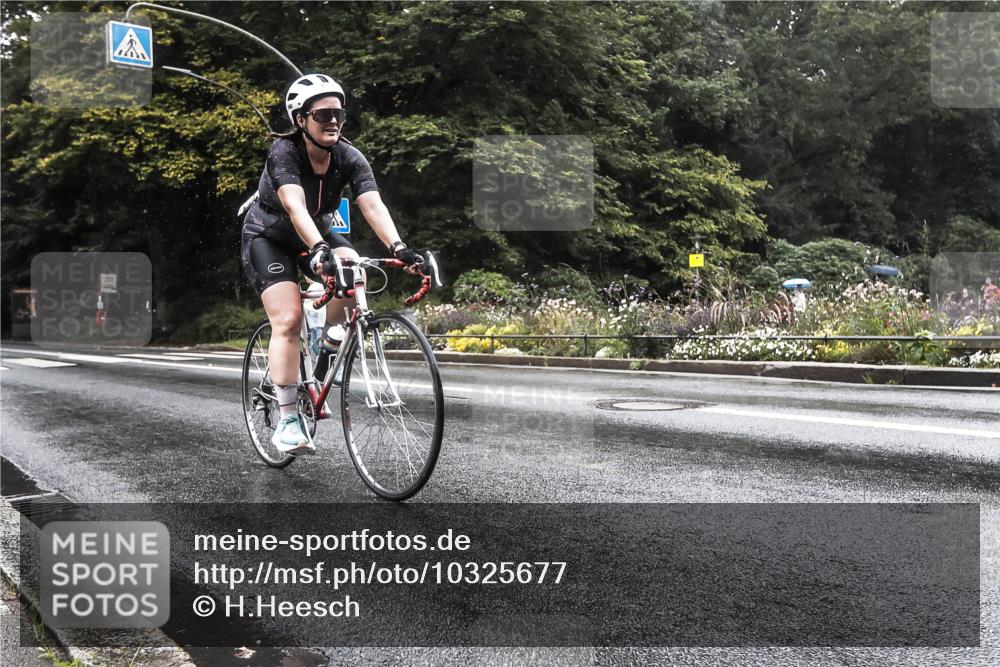 13.09.2026 - Stadtparktriathlon H.Heesch http://msf.ph/oto/10325677 13.09.2026 12:48:01 Radfahren 1156, 1192, 1297 meine-sportfotos.de