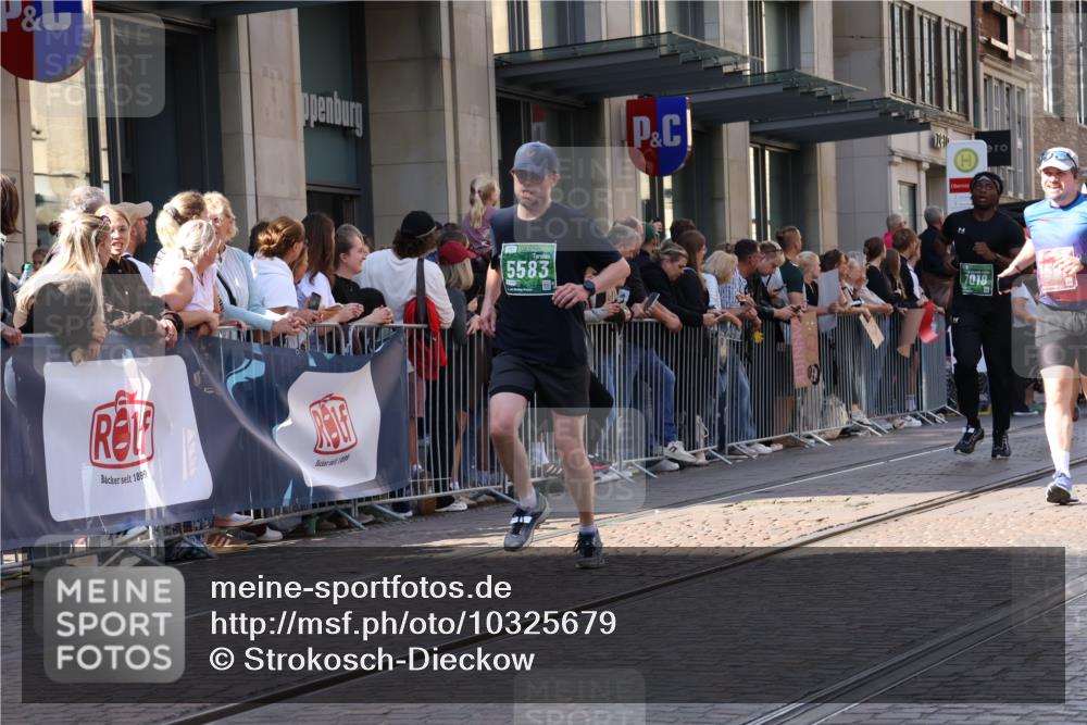 13.09.2026 - 21. swb-Marathon Bremen Strokosch-Dieckow http://msf.ph/oto/10325679 13.09.2026 13:19:59 Ziel 201, 205, 232, 334, 655, 1058, 1197, 1390, 1537, 1646, 1750, 1931, 2122, 2343, 2493, 2577, 2807, 2885, 2903, 2953, 3685, 3690, 4287, 4351, 5137, 5340, 5389, 5450, 5583, 6663, 6901, 7018, 7341, 7531, 7664, 8178, 9047, 9518, 9756, 13222, 161, 411, 431, 461, 495, 511, 1010, 1053, 1252, 1281, 1468, 1551, 1642, 1972, 2343, 2870, 2906, 3240, 3319, 3411, 3966, 4101, 4287, 4479, 4480, 5340, 5813, 5837, 7037, 7404, 7488, 7655, 8185, 8263, 9082, 9359, 9984, 13192 meine-sportfotos.de