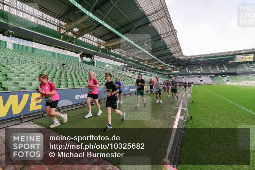 13.09.2026 - 21. swb-Marathon Bremen Michael Burmester http://msf.ph/oto/10325682 13.09.2026 13:29:20 Laufen im Stadion 111, 171, 220, 422, 476, 478, 685, 729, 754, 767, 829, 925, 986, 1079, 1217, 1220, 1242, 1270, 1298, 1325, 1384, 1496, 1615, 1633, 1634, 1741, 1777, 1886, 1958, 1983, 2238, 2263, 2326, 2365, 2436, 2449, 2472, 2546, 2574, 2593, 2738, 2740, 2743, 2830, 2862, 2868, 2924, 2991, 3020, 3053, 3061, 3129, 3154, 3238, 3274, 3286, 3321, 3361, 3563, 3589, 3594, 3595, 3605, 3678, 3694, 3755, 3758, 3798, 3826, 3853, 3898, 3929, 3953, 3965, 3971, 3987, 4011, 4056, 4108, 4238 meine-sportfotos.de