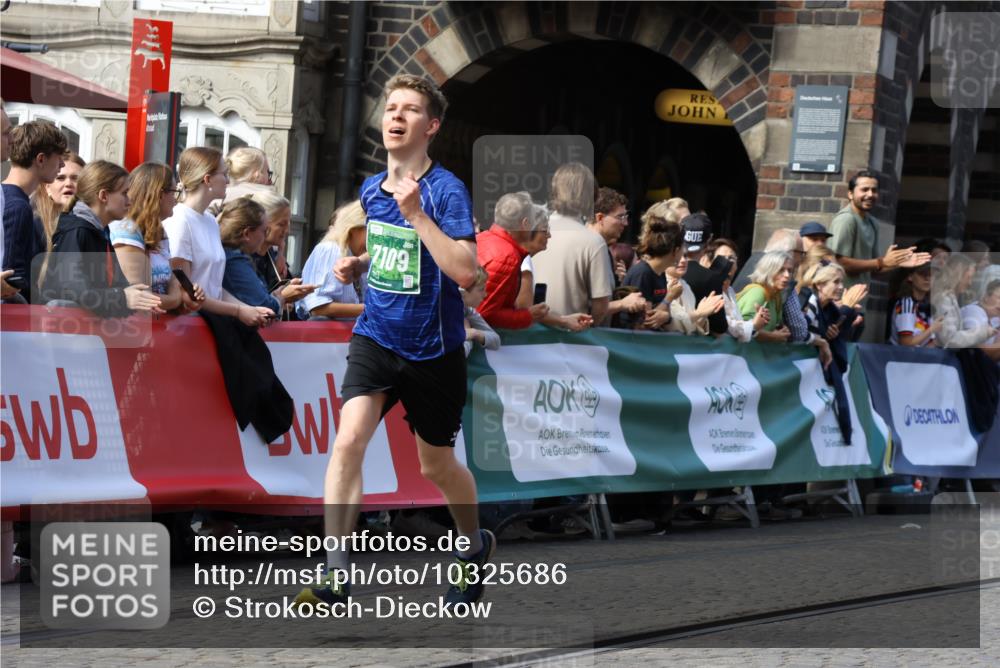 13.09.2026 - 21. swb-Marathon Bremen Strokosch-Dieckow http://msf.ph/oto/10325686 13.09.2026 13:11:29 Ziel 335, 697, 1349, 2021, 2087, 3440, 3448, 3484, 3647, 4429, 5079, 6471, 6657, 8183, 8474, 9410, 9618, 9622, 9762, 5585, 6059, 7109, 8982, 13055 meine-sportfotos.de