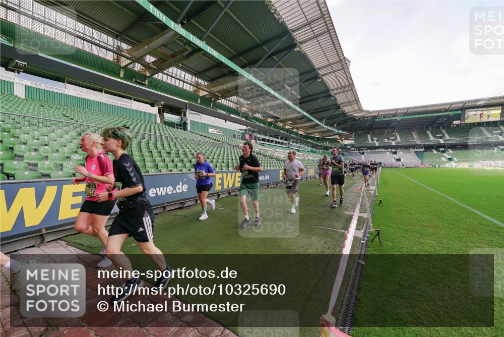 13.09.2026 - 21. swb-Marathon Bremen Michael Burmester http://msf.ph/oto/10325690 13.09.2026 13:29:20 Laufen im Stadion 111, 171, 220, 422, 476, 478, 685, 729, 754, 767, 829, 925, 986, 1079, 1217, 1220, 1242, 1270, 1298, 1325, 1384, 1496, 1615, 1633, 1634, 1741, 1777, 1886, 1958, 1983, 2238, 2263, 2326, 2365, 2436, 2449, 2472, 2546, 2574, 2593, 2738, 2740, 2743, 2830, 2862, 2868, 2924, 2991, 3020, 3053, 3061, 3129, 3154, 3238, 3274, 3286, 3321, 3361, 3563, 3589, 3594, 3595, 3605, 3678, 3694, 3755, 3758, 3798, 3826, 3853, 3898, 3929, 3953, 3965, 3971, 3987, 4011, 4056, 4108, 4238 meine-sportfotos.de