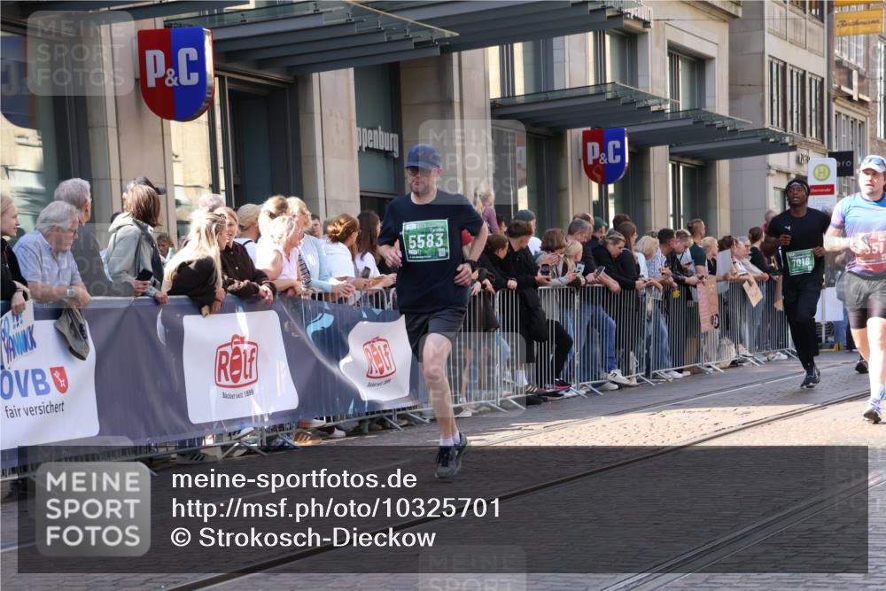 13.09.2026 - 21. swb-Marathon Bremen Strokosch-Dieckow http://msf.ph/oto/10325701 13.09.2026 13:19:59 Ziel 201, 205, 232, 334, 655, 1058, 1197, 1390, 1537, 1646, 1750, 1931, 2122, 2343, 2493, 2577, 2807, 2885, 2903, 2953, 3685, 3690, 4287, 4351, 5137, 5340, 5389, 5450, 5583, 6663, 6901, 7018, 7341, 7531, 7664, 8178, 9047, 9518, 9756, 13222, 161, 411, 431, 461, 495, 511, 1010, 1053, 1252, 1281, 1468, 1551, 1642, 1972, 2343, 2870, 2906, 3240, 3319, 3411, 3966, 4101, 4287, 4479, 4480, 5340, 5813, 5837, 7037, 7404, 7488, 7655, 8185, 8263, 9082, 9359, 9984, 13192 meine-sportfotos.de