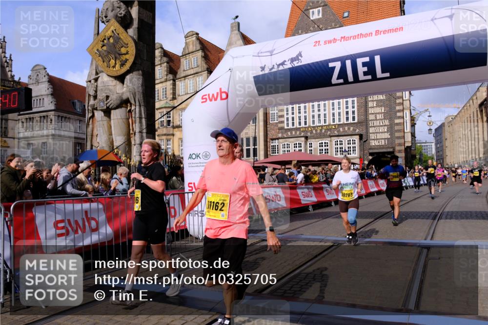 13.09.2026 - 21. swb-Marathon Bremen Tim E. http://msf.ph/oto/10325705 13.09.2026 11:00:57 Ziel 10263, 10272, 10275, 10306, 10369, 10857, 11162, 11180, 11343, 11475, 11556, 11687, 11708, 11769, 11797, 11819, 11838, 11959, 12018, 12397, 12430 meine-sportfotos.de