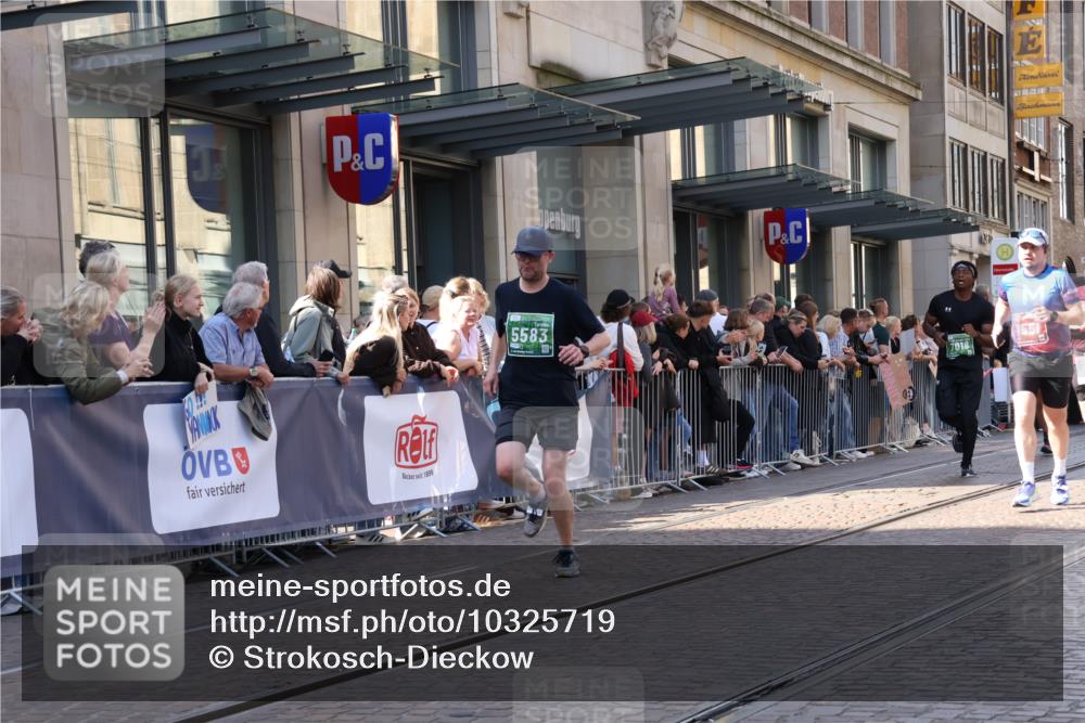 13.09.2026 - 21. swb-Marathon Bremen Strokosch-Dieckow http://msf.ph/oto/10325719 13.09.2026 13:19:59 Ziel 201, 205, 232, 334, 655, 1058, 1197, 1390, 1537, 1646, 1750, 1931, 2122, 2343, 2493, 2577, 2807, 2885, 2903, 2953, 3685, 3690, 4287, 4351, 5137, 5340, 5389, 5450, 5583, 6663, 6901, 7018, 7341, 7531, 7664, 8178, 9047, 9518, 9756, 13222, 161, 411, 431, 461, 495, 511, 1010, 1053, 1252, 1281, 1468, 1551, 1642, 1972, 2343, 2870, 2906, 3240, 3319, 3411, 3966, 4101, 4287, 4479, 4480, 5340, 5813, 5837, 7037, 7404, 7488, 7655, 8185, 8263, 9082, 9359, 9984, 13192 meine-sportfotos.de