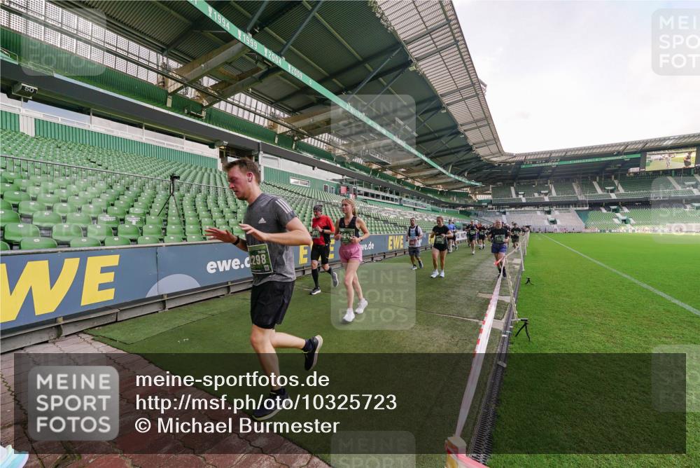 13.09.2026 - 21. swb-Marathon Bremen Michael Burmester http://msf.ph/oto/10325723 13.09.2026 13:29:23 Laufen im Stadion 111, 171, 220, 405, 422, 476, 478, 685, 729, 754, 767, 829, 925, 986, 1079, 1217, 1220, 1242, 1270, 1298, 1325, 1384, 1496, 1615, 1633, 1634, 1741, 1777, 1811, 1886, 1983, 2238, 2263, 2326, 2365, 2436, 2449, 2472, 2546, 2574, 2593, 2738, 2740, 2743, 2830, 2862, 2868, 2924, 2991, 3020, 3053, 3061, 3129, 3154, 3238, 3274, 3286, 3321, 3361, 3563, 3589, 3594, 3595, 3605, 3678, 3694, 3755, 3758, 3798, 3826, 3853, 3898, 3929, 3953, 3965, 3971, 3987, 4011, 4056, 4108, 4238 meine-sportfotos.de