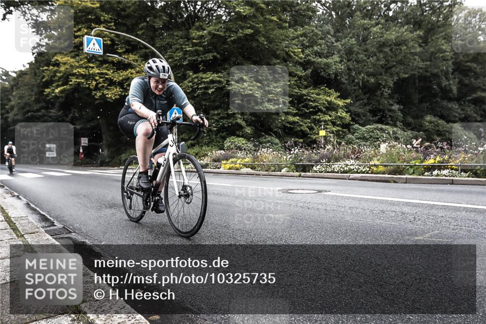 13.09.2026 - Stadtparktriathlon H.Heesch http://msf.ph/oto/10325735 13.09.2026 11:37:01 Radfahren 733, 799, 830, 963 meine-sportfotos.de