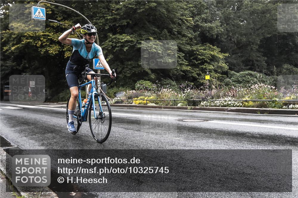13.09.2026 - Stadtparktriathlon H.Heesch http://msf.ph/oto/10325745 13.09.2026 12:48:34 Radfahren 1127, 1186, 1235, 1271, 1272 meine-sportfotos.de