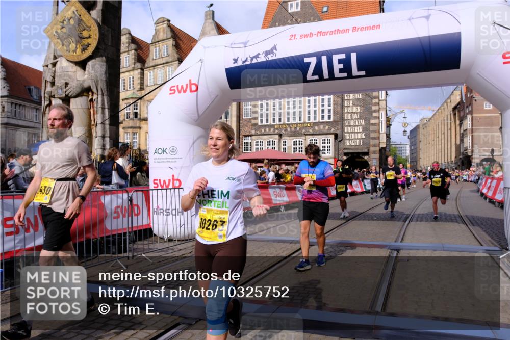 13.09.2026 - 21. swb-Marathon Bremen Tim E. http://msf.ph/oto/10325752 13.09.2026 11:00:59 Ziel 10263, 10272, 10275, 10306, 10369, 10857, 11055, 11162, 11180, 11343, 11475, 11556, 11687, 11708, 11769, 11797, 11804, 11819, 11838, 11959, 12006, 12397, 12430 meine-sportfotos.de