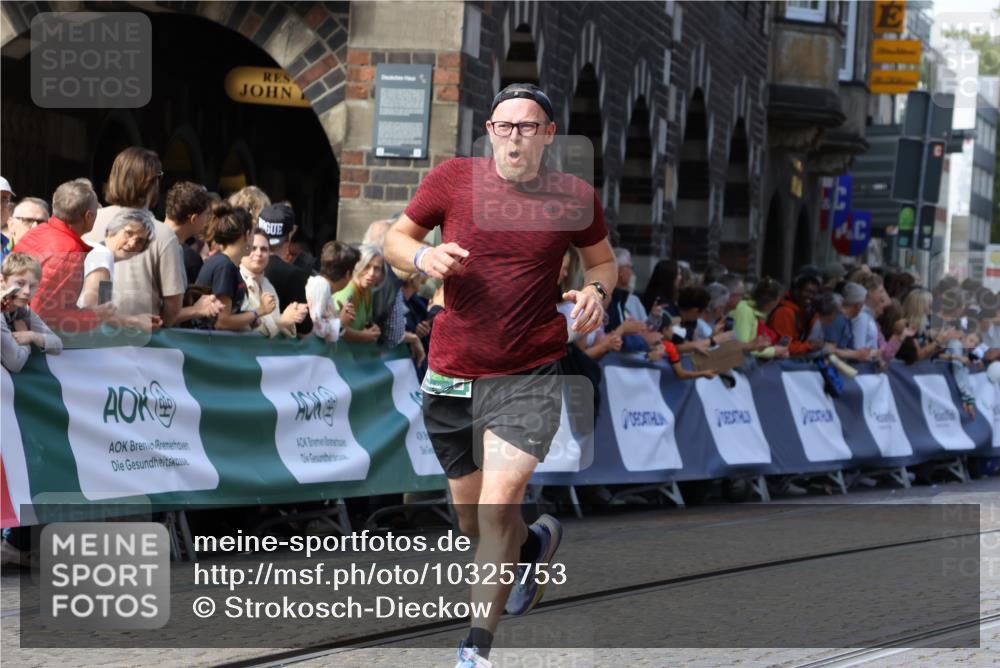 13.09.2026 - 21. swb-Marathon Bremen Strokosch-Dieckow http://msf.ph/oto/10325753 13.09.2026 13:11:32 Ziel 335, 697, 1349, 2087, 3440, 3448, 3484, 3647, 4429, 6274, 6471, 8183, 8474, 9291, 9410, 9618, 9762, 4651, 5585, 6059, 8996, 13055 meine-sportfotos.de