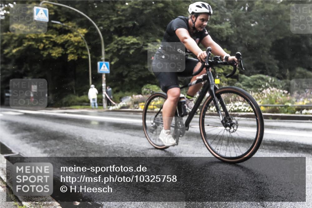 13.09.2026 - Stadtparktriathlon H.Heesch http://msf.ph/oto/10325758 13.09.2026 12:48:55 Radfahren 1135 meine-sportfotos.de