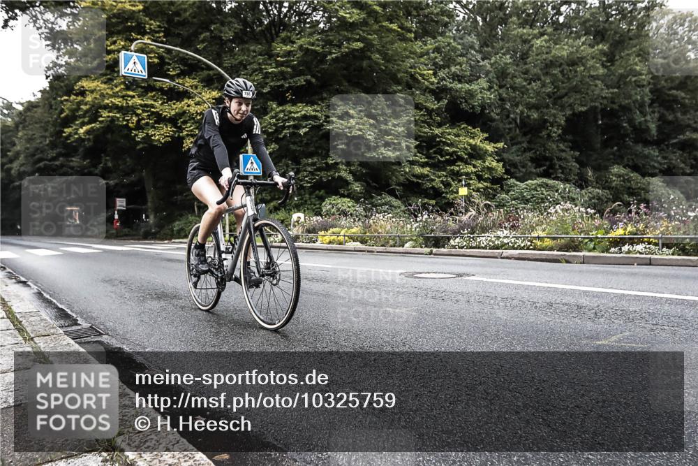 13.09.2026 - Stadtparktriathlon H.Heesch http://msf.ph/oto/10325759 13.09.2026 11:37:13 Radfahren 786, 788 meine-sportfotos.de