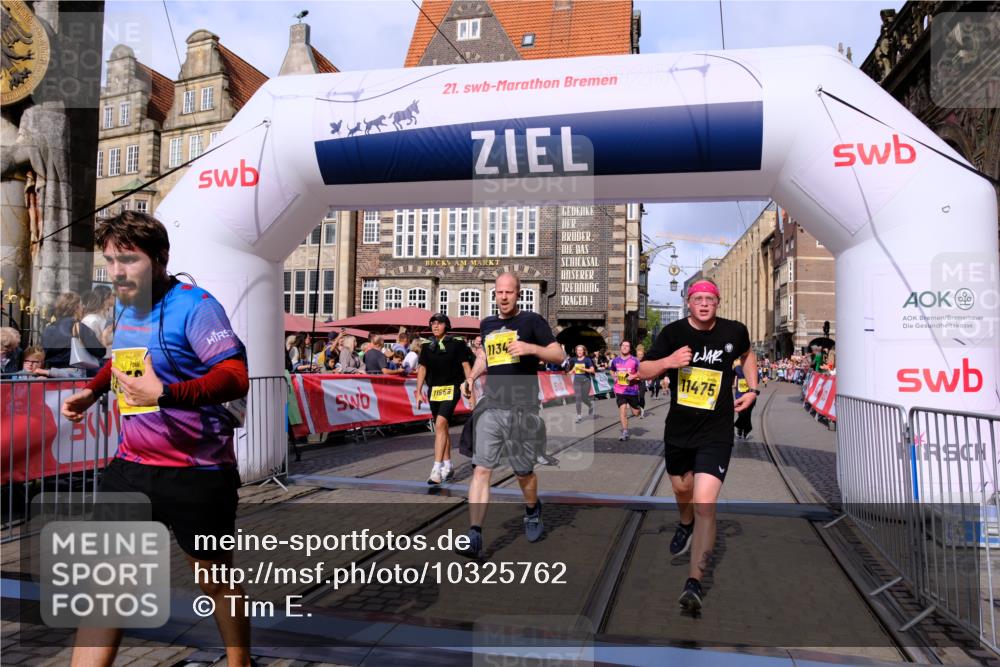 13.09.2026 - 21. swb-Marathon Bremen Tim E. http://msf.ph/oto/10325762 13.09.2026 11:01:01 Ziel 10263, 10272, 10275, 10306, 10367, 10368, 10857, 11055, 11162, 11180, 11247, 11343, 11475, 11556, 11687, 11708, 11797, 11804, 11819, 11838, 11959, 12006, 12397, 12430 meine-sportfotos.de