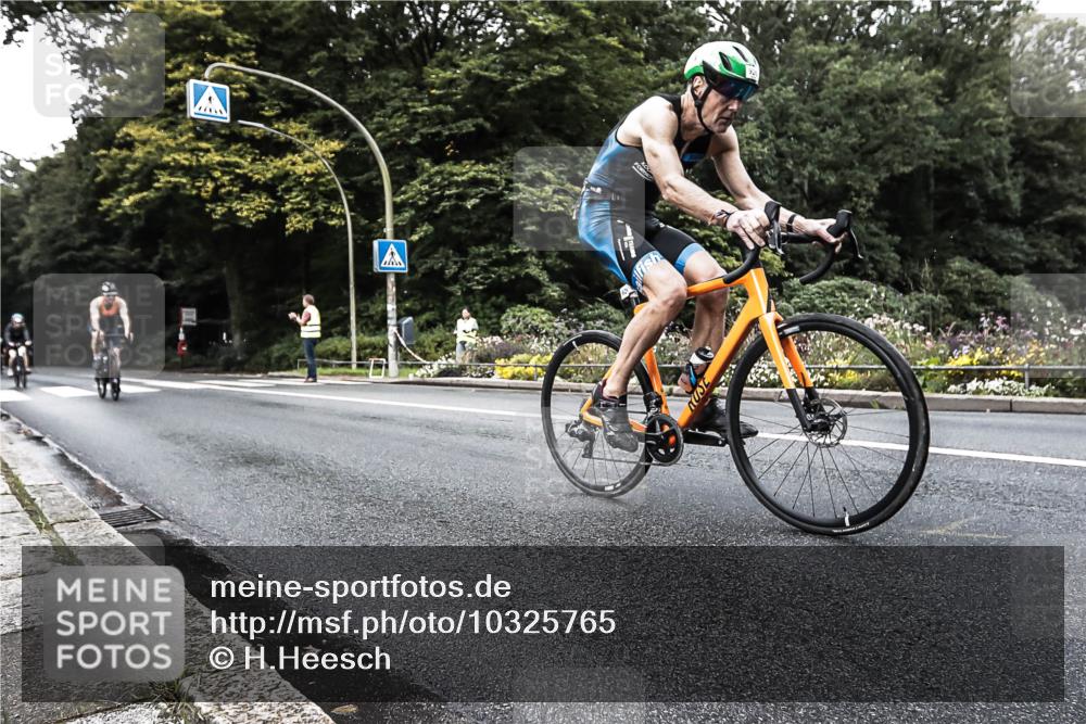 13.09.2026 - Stadtparktriathlon H.Heesch http://msf.ph/oto/10325765 13.09.2026 11:37:19 Radfahren 761, 906, 926 meine-sportfotos.de