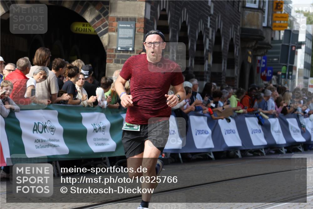 13.09.2026 - 21. swb-Marathon Bremen Strokosch-Dieckow http://msf.ph/oto/10325766 13.09.2026 13:11:32 Ziel 335, 697, 1349, 2087, 3440, 3448, 3484, 3647, 4429, 6274, 6471, 8183, 8474, 9291, 9410, 9618, 9762, 4651, 5585, 6059, 8996, 13055 meine-sportfotos.de