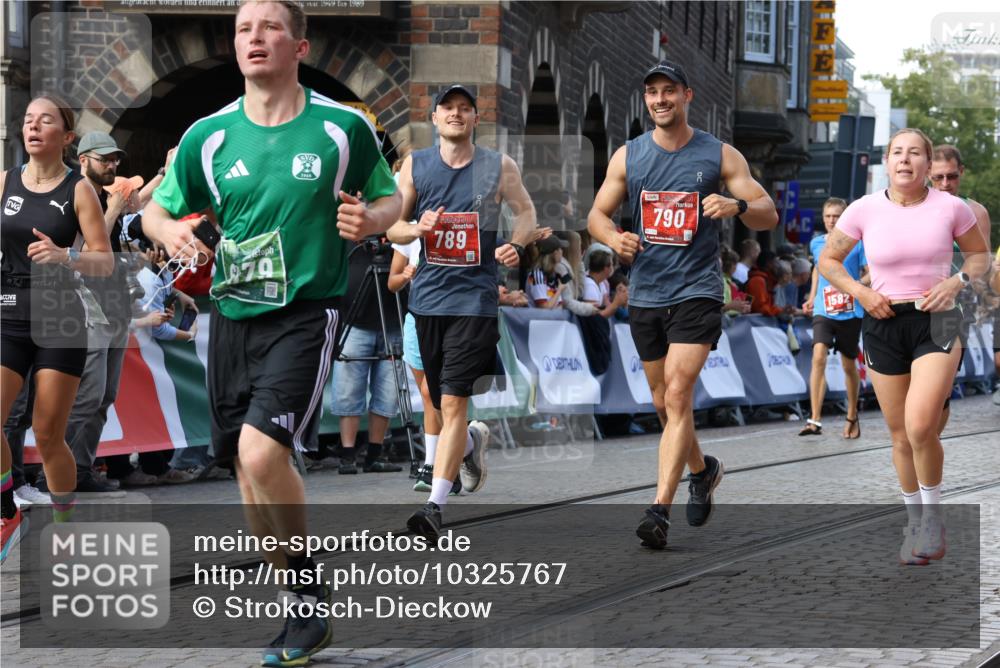 13.09.2026 - 21. swb-Marathon Bremen Strokosch-Dieckow http://msf.ph/oto/10325767 13.09.2026 13:24:57 Ziel 282, 789, 790, 1516, 1582, 2280, 3375, 3524, 3994, 4198, 4277, 5328, 5572, 5664, 5668, 5669, 5953, 6080, 6626, 7568, 8310, 8636, 8784, 8881, 9264, 9541, 9676, 10069, 10071, 10097, 1080, 1166, 1264, 1436, 1448, 2322, 3105, 4091, 4113, 4507, 4918, 6943, 8245, 9073, 9152, 9360, 9493, 13088 meine-sportfotos.de