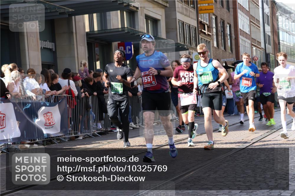 13.09.2026 - 21. swb-Marathon Bremen Strokosch-Dieckow http://msf.ph/oto/10325769 13.09.2026 13:20:01 Ziel 201, 232, 334, 655, 1058, 1197, 1537, 1646, 1750, 1931, 2122, 2493, 2577, 2885, 2903, 2953, 3685, 3690, 4351, 4358, 5137, 5450, 5493, 5583, 6496, 6901, 7018, 7341, 7531, 7664, 8178, 9047, 9518, 9721, 9756, 13222, 161, 205, 411, 431, 461, 495, 511, 1010, 1053, 1252, 1281, 1390, 1468, 1551, 1642, 1972, 2343, 2807, 2870, 2906, 3240, 3319, 3411, 3966, 4101, 4287, 4479, 4480, 5340, 5389, 5813, 5837, 6663, 7404, 7488, 7531, 7655, 8263, 9082, 9359, 9984, 13192 meine-sportfotos.de