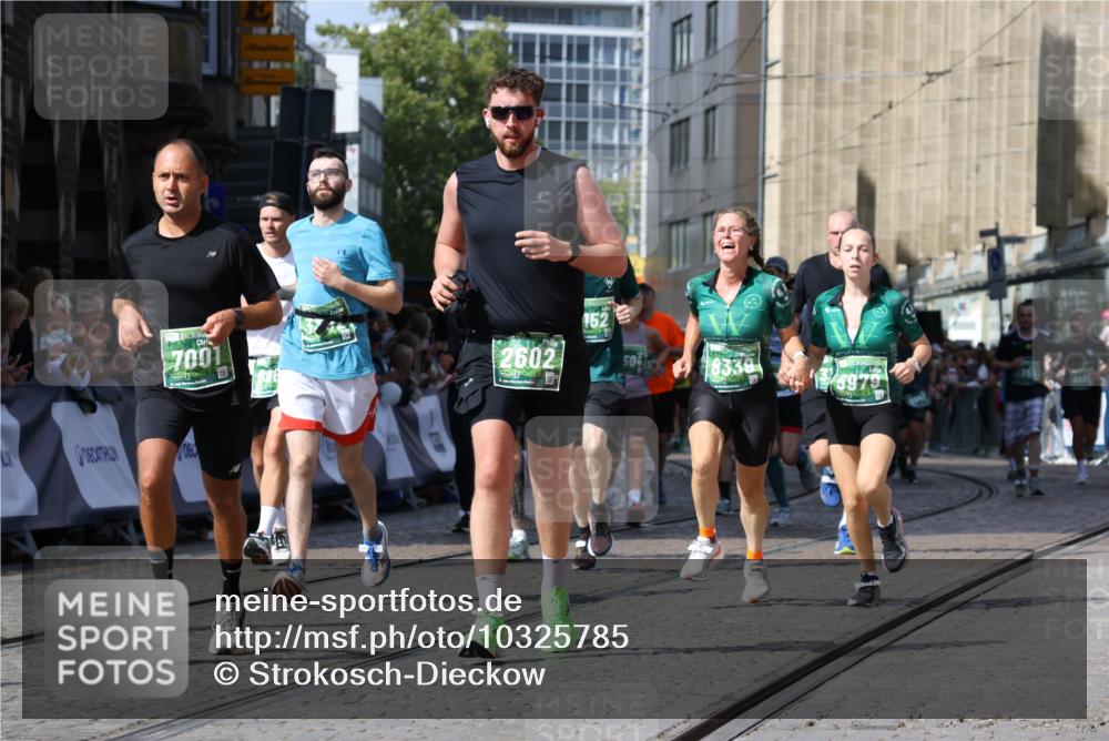 13.09.2026 - 21. swb-Marathon Bremen Strokosch-Dieckow http://msf.ph/oto/10325785 13.09.2026 13:31:20 Ziel 244, 1189, 1479, 2513, 2802, 2902, 3360, 3800, 4251, 4647, 5600, 5846, 5900, 6307, 6419, 6732, 7198, 7359, 7637, 7760, 7798, 7882, 8382, 8543, 8616, 9274, 9290, 9507, 9767, 9937, 9958, 9962, 9969, 9976, 9977, 13152, 13215, 922, 1600, 1627, 2602, 2707, 3152, 3343, 3392, 3579, 3859, 4258, 4273, 4692, 4889, 5375, 5504, 5979, 6039, 6147, 6581, 6968, 6971, 7001, 7032, 8042, 8205, 8239, 8339, 8364, 8495, 8522, 9155, 9293, 9903 meine-sportfotos.de